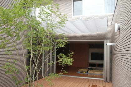【実例付き】パティオとは？戸建てに設けるメリット・デメリットや失敗しない活用術