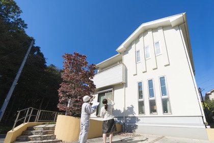 【軽量鉄骨・木造】住宅の寿命はどのくらい？耐用年数の違いや長く住むためのコツを解説